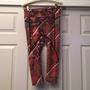 Athletes small running Capri EUC