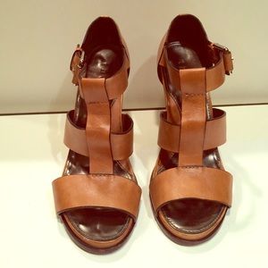 SPRING SALE 🌷 Theory Cameo Heels