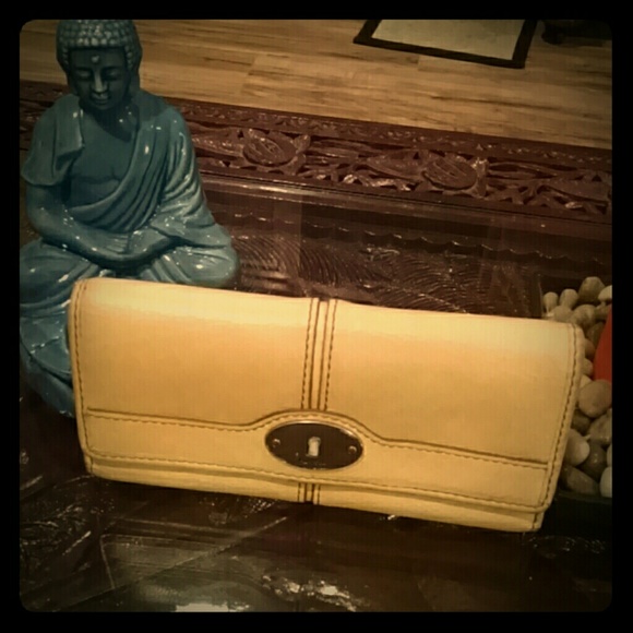 Mustard yellow fossil wsllet