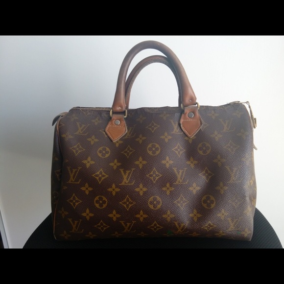 100% authentic LV vintage speedy 30 bag.....
