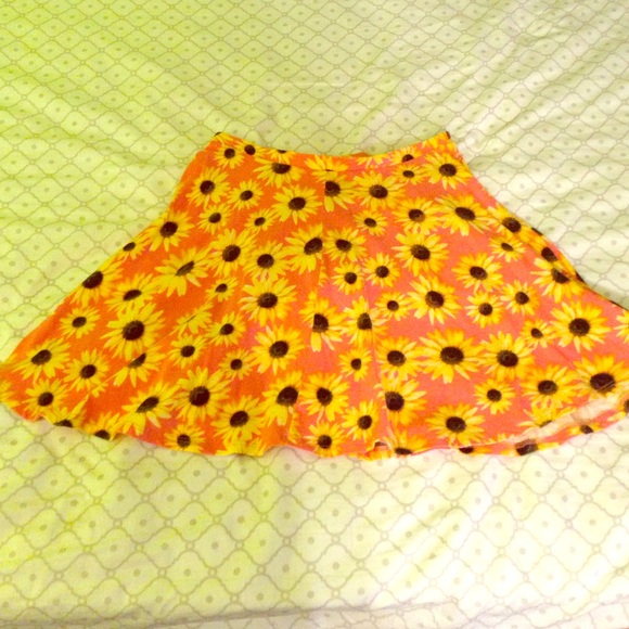 Skirt size: medium