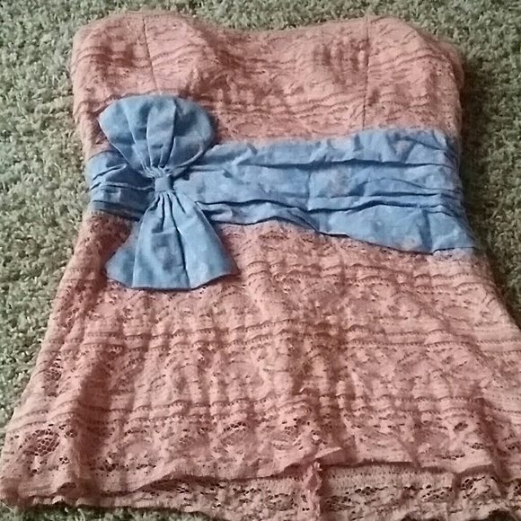 Strapless top