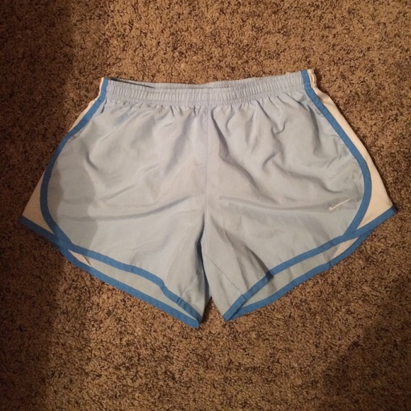 Girls large Nike tempo shorts