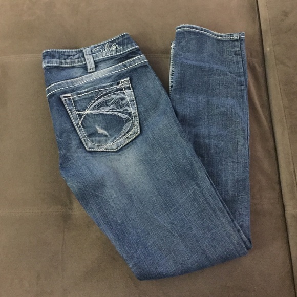 Super cute silver jeans!