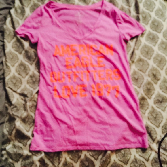 Purple"American eagle outfitters love 1977" v-neck