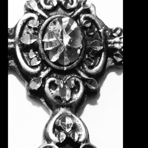 Hand diamond cut pewter necklace. - Picture 3 of 3