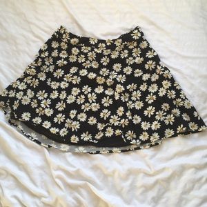 Super cute daisy skirt