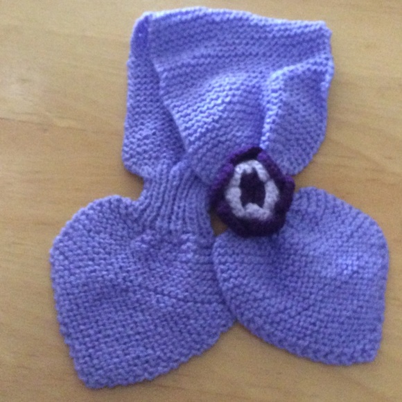 Girl scarf hand Knitted purple la vender NEW