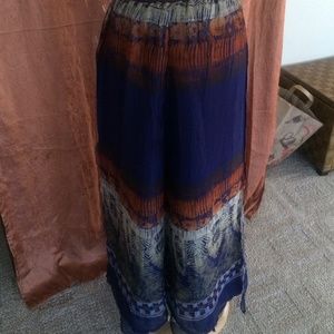 Flowing long skirt
