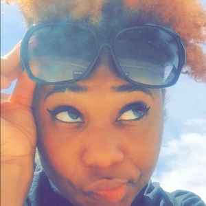 Meet your Posher, Ebony