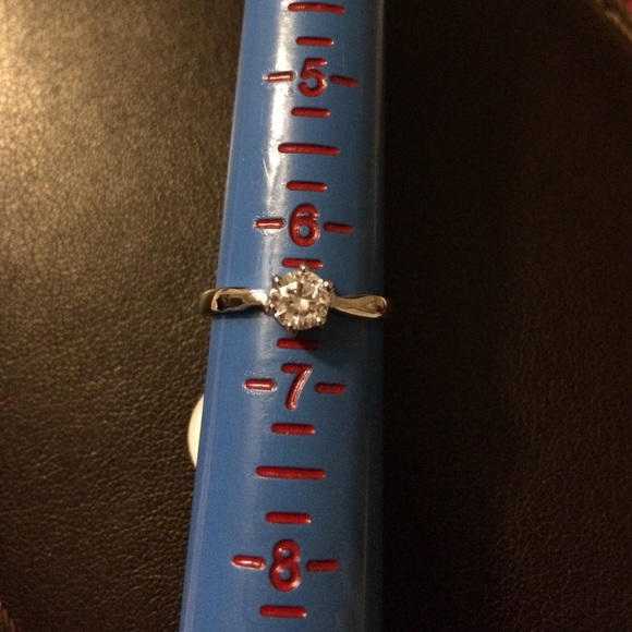 Silver and huge CZ ring - Picture 2 of 2