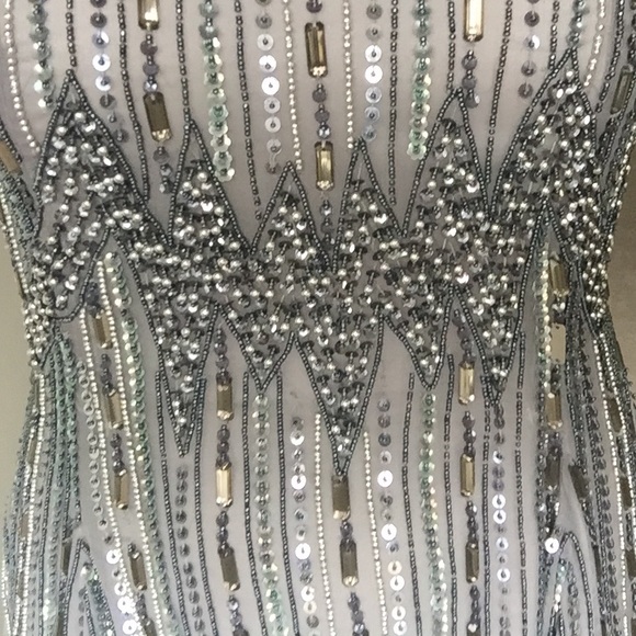 Formal beaded dress - Picture 2 of 3