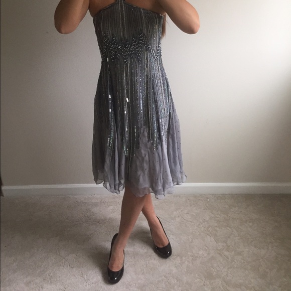 Formal beaded dress - Picture 3 of 3