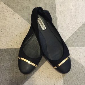 Steve Madden Black & Gold Flats