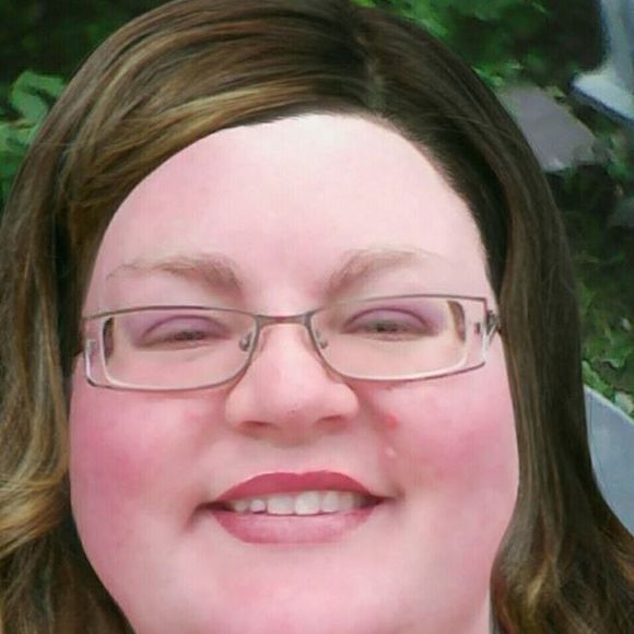 Meet your Posher, Cassandra - Picture 1 of 1