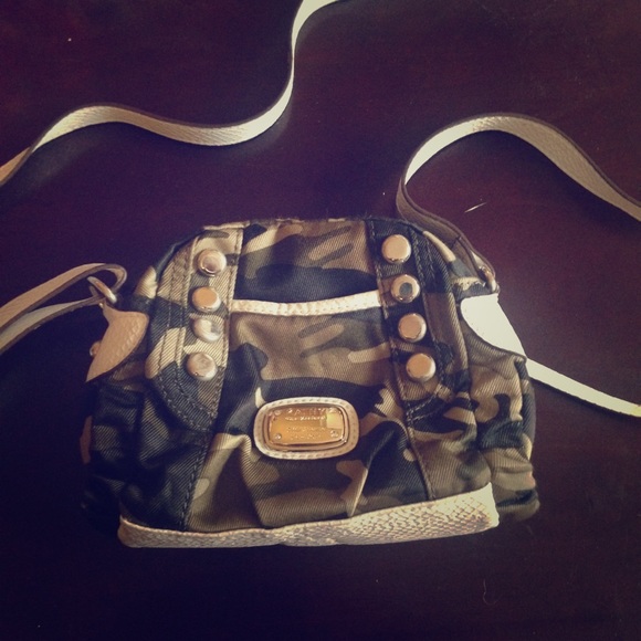 Small camo cross body bag