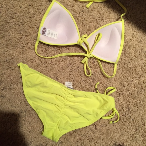 Ron Jon bikini ! - Picture 2 of 2