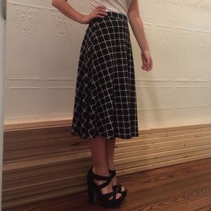 Midi skirt with modern print