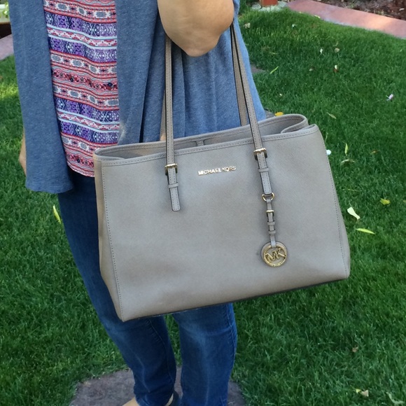 Michael Kors bag! - Picture 1 of 4