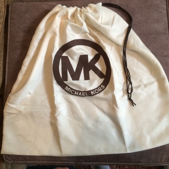 Michael Kors bag! - Picture 2 of 4