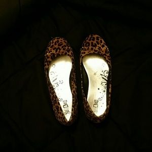 Hardly worn leopard print flats