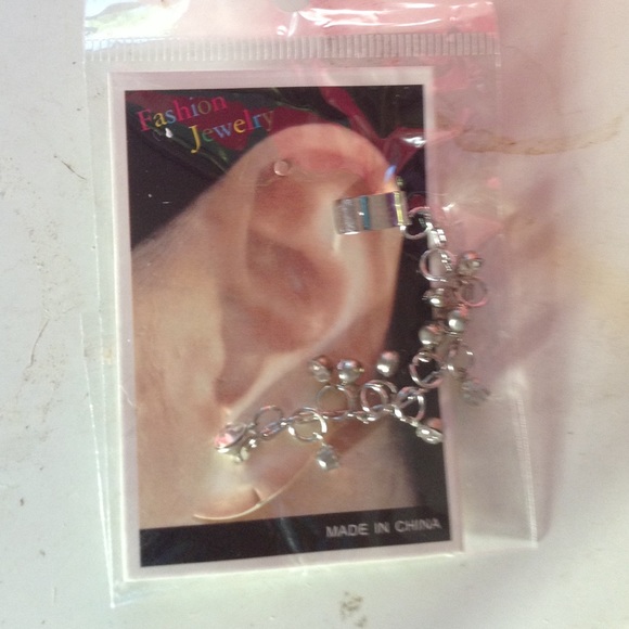 Cute earring cuff