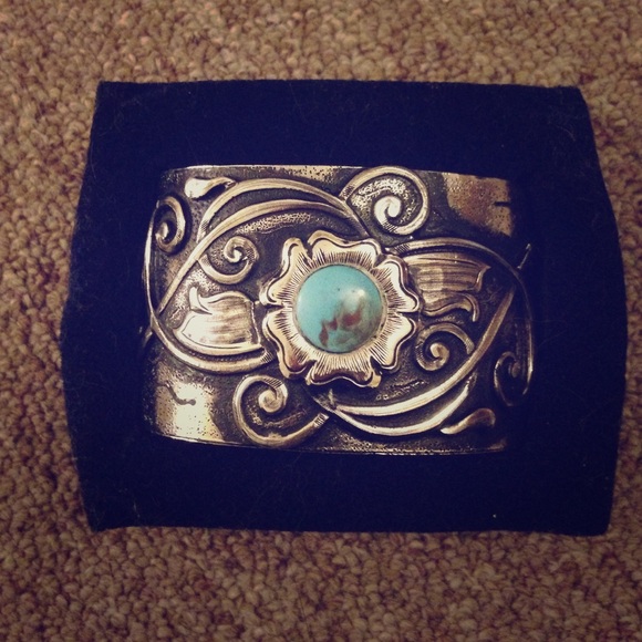 Montana silversmith bangle
