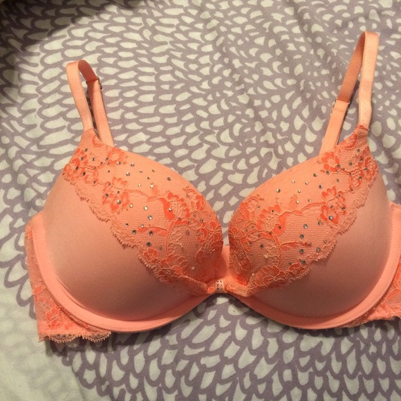 Victoria's Secret Other - VS 32D Push-up Bra