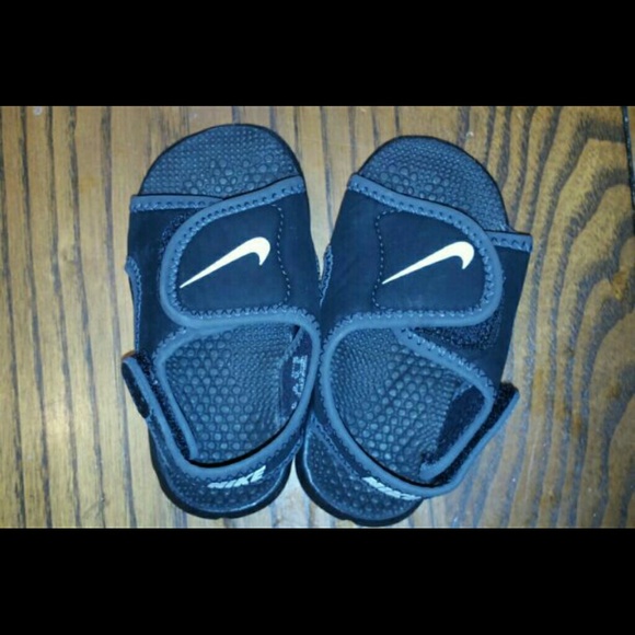 Toddler nike sandles