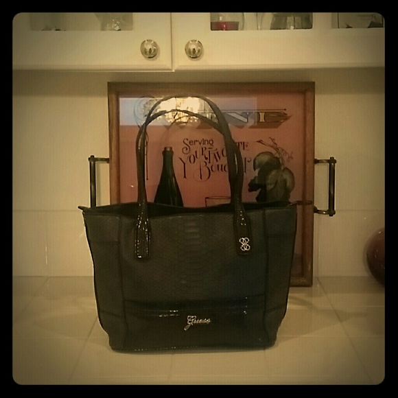 Guess purse
