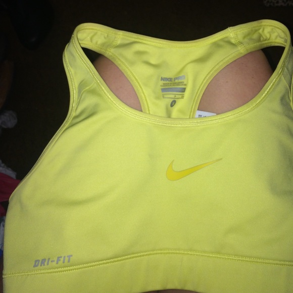 Nike pro sports bra