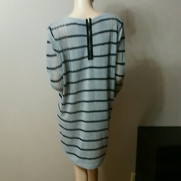 ❌SOLD❌ HIGH LOW STRIPE LIGHT FIT LONG SLEEVE TOP - Picture 4 of 4