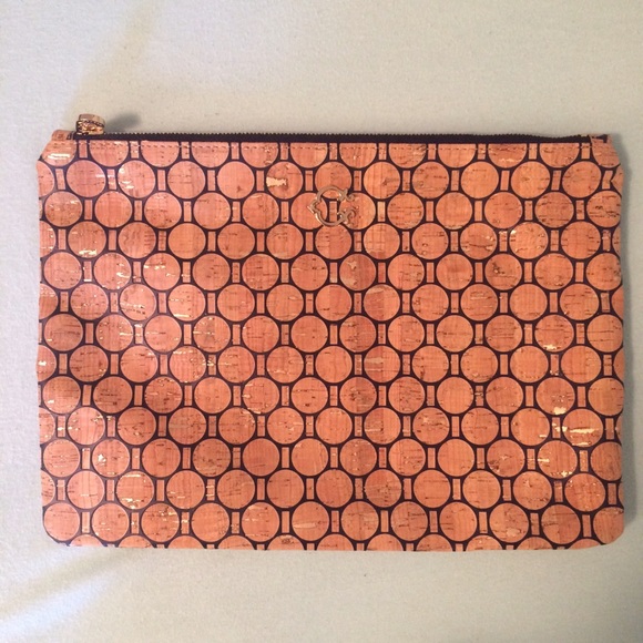 C wonder zip top pouch