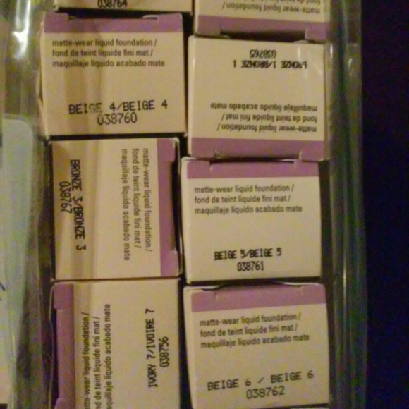 Mary Kay matte wear liquid foundation - Picture 2 of 4