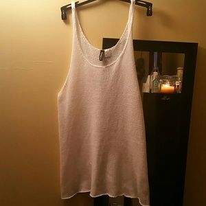 White knit tank top