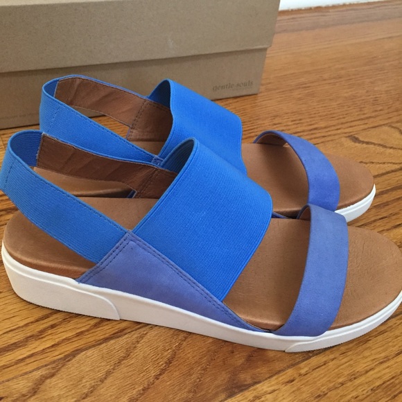 NWT Gentle Souls by Kenneth Cole sandal