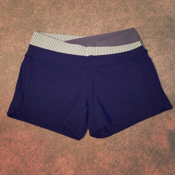 NWOT 🍋Lulu🍋Astro Shorts🍋Size 8