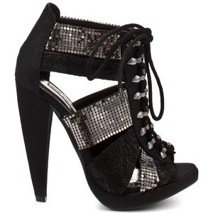 ✨Pizzaz Black Sky High Heels✨