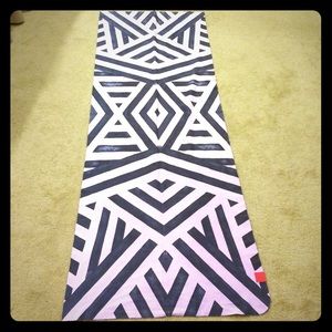 Lululemon The Towel Hot Yoga