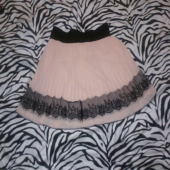 Pleated skirt