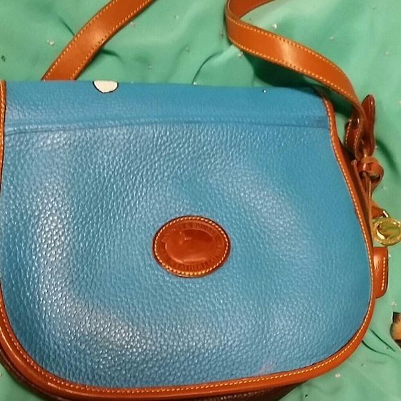 NOT FOR COLLECTORS DOONEY & BOURKE CROSSBODY!! - Picture 3 of 4