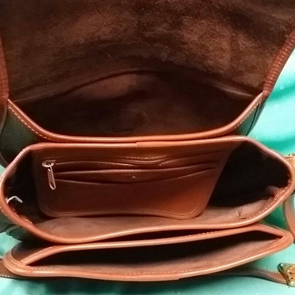 NOT FOR COLLECTORS DOONEY & BOURKE CROSSBODY!! - Picture 4 of 4