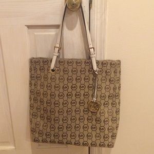 Michael Kors everyday tote