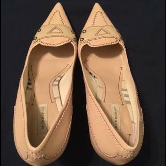 SALE Authentic Burberry Pumps