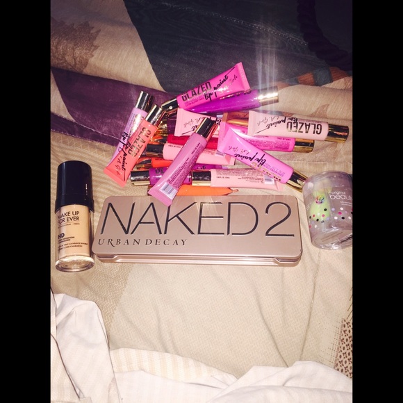 Makeup bundle
