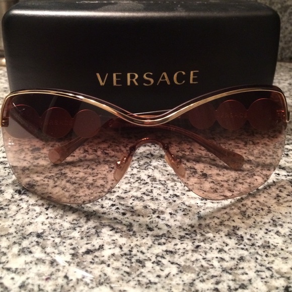 Authentic Versace sunglasses - Picture 3 of 4