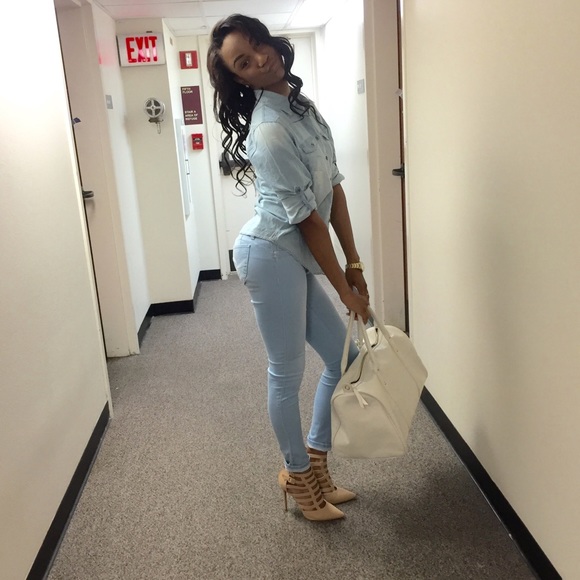 Meet your Posher, Jade - Picture 1 of 1