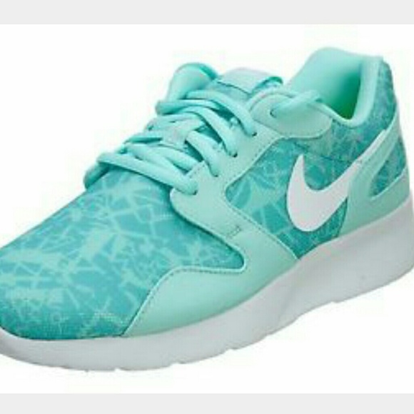 SOLD****New Nike women's fitness shoes Teal white - Picture 4 of 4