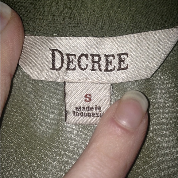 Green button up v-neck - Picture 2 of 2