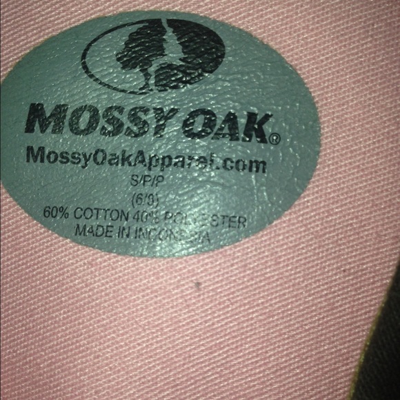 Camo Mossy Oak button up - Picture 2 of 2